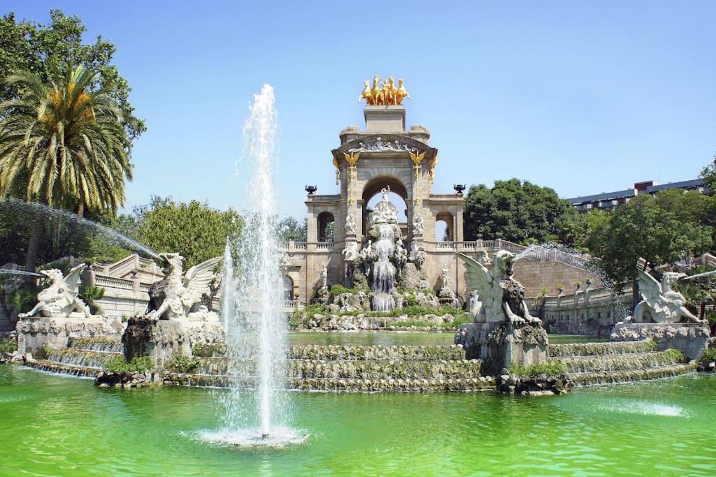 Lovely & Bright Vila Olimpica Beach Apartment Barcelona Bagian luar foto