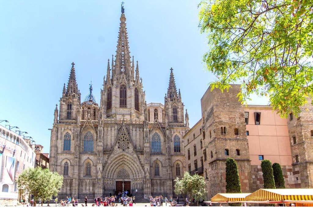 Lovely & Bright Vila Olimpica Beach Apartment Barcelona Bagian luar foto