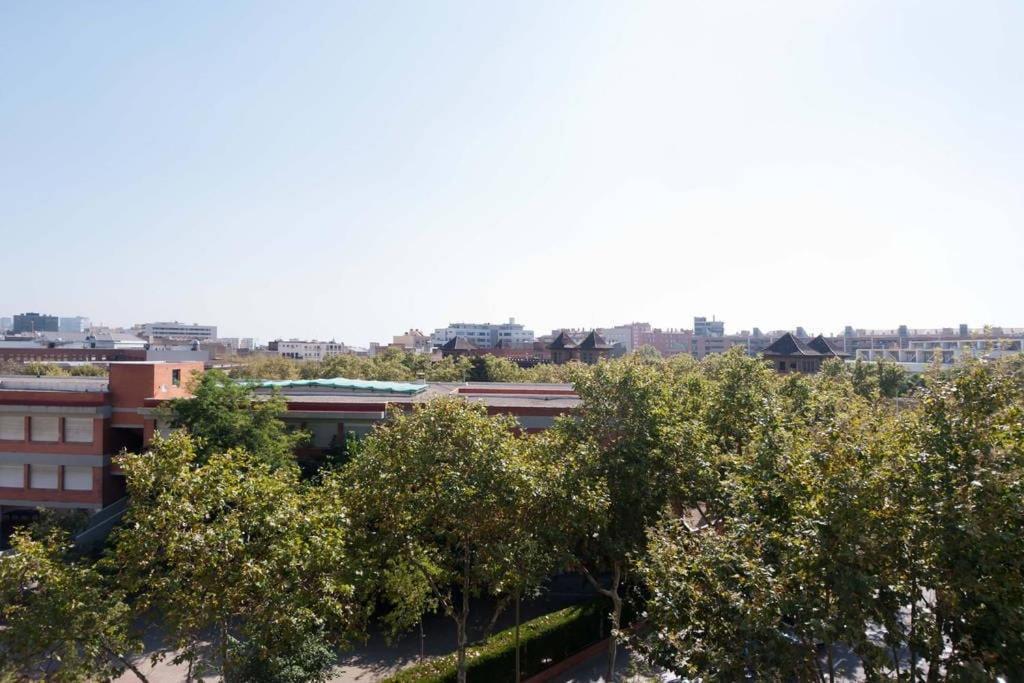 Lovely & Bright Vila Olimpica Beach Apartment Barcelona Bagian luar foto